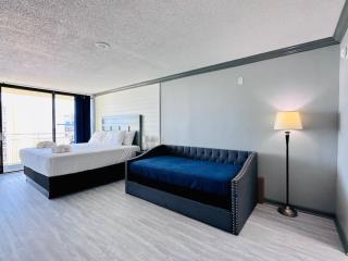 Lovely Beach View Condo,King,Pool,FREE Tickets,M11 - Myrtle Beach - 3
