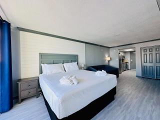 Lovely Beach View Condo,King,Pool,FREE Tickets,M11 - Myrtle Beach - 4