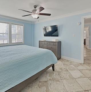 Lovely Updated Vacation Home*POOL* 3 BR*P138 - 1