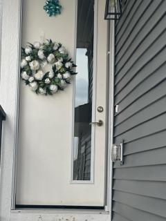 Full Duplex House with 3 Bedroom - Airdrie - 3