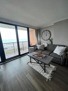 *OCEANFRONT RETREAT*King Bed *Great Pools, Hot Tubs+++*O41 - Myrtle Beach - 8