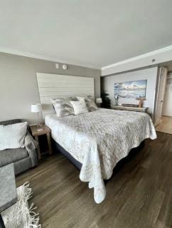 *OCEANFRONT RETREAT*King Bed *Great Pools, Hot Tubs+++*O41 - Myrtle Beach - 4