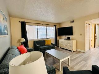 *A FAMILY GETAWAY*Pool*Steps to the Beach*Approved Dogs*D18 - Myrtle Beach - 7