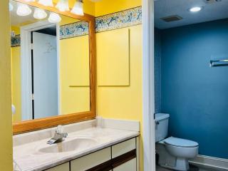 *A FAMILY RETREAT*Pool*Steps to the Beach*Approved Dogs*D18-9 - Myrtle Beach - 3