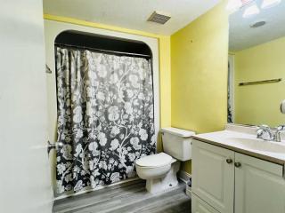 *A FAMILY RETREAT*Pool*Steps to the Beach*Approved Dogs*D18-9 - Myrtle Beach - 2