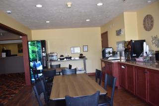 Heartland Hotel & Suites - Rock Valley - 4