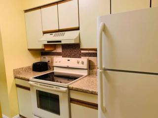 *DELIGHTFUL BEACH CONDO*Pool, Steps to the Sand*H33 - Myrtle Beach - 4