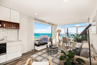Bright Coolangatta Stay with Stunning Ocean Views - Gold Coast - 8