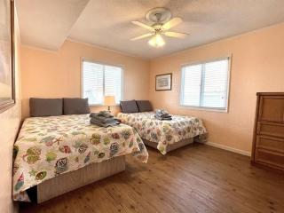 *OCEANFRONT HOUSE ON THE SAND*6 Kings*12br, 12ba*Private Hot Tub*SLEEP 36*PGP - Myrtle Beach - 1
