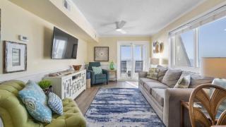 *2br OCEANFRONT RETREAT*KING Ensuite*Pool*NMB Cherry Grove*Pc4 - Myrtle Beach - 9