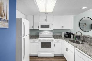 *UPdated Family BEACH Escape*Pools, Hot Tubs, More - Myrtle Beach - 4