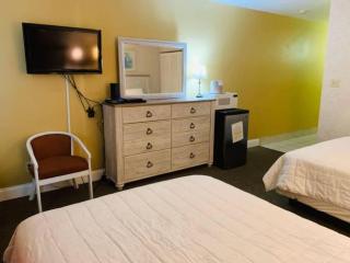 *DELIGHTFUL FAMILY BEACH RETREAT*Pool, Steps to the Sand*H32-3 - Myrtle Beach - 5