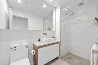 Stunning Mountain Views plus Infinity Pool, Gym, Park - Brisbane - 7