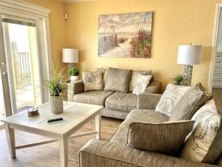 OCEANFRONT HOUSE ON THE SAND 2 Kings 4br 4ba 3rd Floor of Triplex SLEEP 12 PGP3 - 9