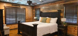 Rustic family getaway - Hot Tub, Pool Table, Pet OK - Broken Bow - 3