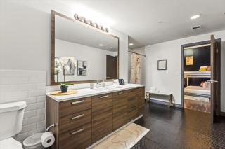 Heart of Downtown Dallas 2BR 2BA Getaway - 3