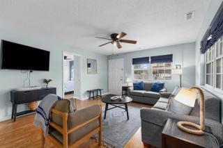 *COMFY N. MYRTLE HOUSE*3 NEW Queens*Steps to the Beach*V384 - Myrtle Beach - 0