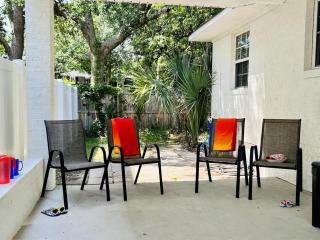 *COMFY N. MYRTLE HOUSE*3 NEW Queens*Steps to the Beach*V384 - 5