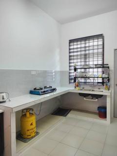 Umar's Lodge - - 1