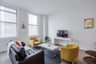 CozySuites Sky Central #7 - 9