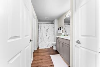 Modern Haven in the Heart of Dallas - 4