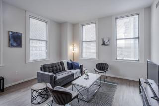 CozySuites Sky Central #10 - 9