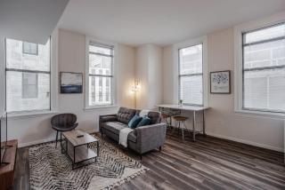 CozySuites Sky Central #16 - 9