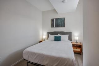 CozySuites Sky Central Rooftop Pool #16 - Cincinnati - 5
