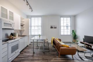 CozySuites Sky Central #19 - 8