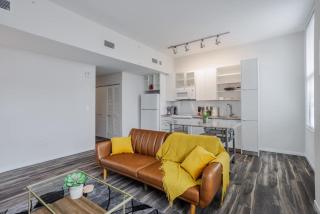 CozySuites Sky Central #19 - 7