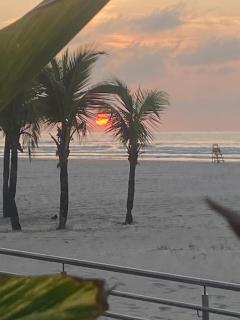 Apartamento pe na areia - Praia Grande - 7
