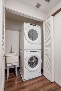 CozySuites Sky Central #22 - 2