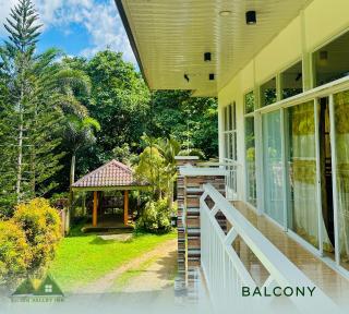 Kiliog Valley Inn - - 0