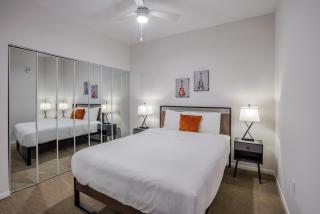 CozySuites Sky Central Rooftop Pool #23 - Cincinnati - 5