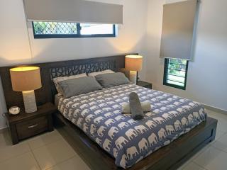 Beautiful Modern House near Darwin - 1