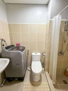 Spacious 1BR Unit with Balcony Grass Residences Tower 5 beside SM North - 1