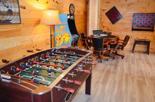 Above Expectations-New Exterior-Sleeps 8-Hot Tub-Games Galore-Nature - 2