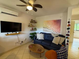 Charming Nook Second Floor Condo With Rooftop - Coco - 8