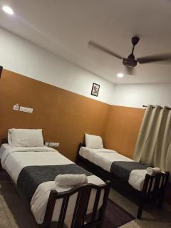 Kowdi Farm House - Eramalloor - 3