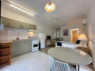 Charlesworth On The Park - Glen Innes - 4