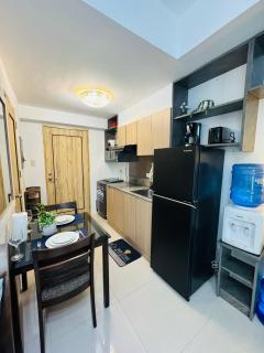 Cozy Studio Unit Beside Abreeza Mall with PARKING - Davao City - 3