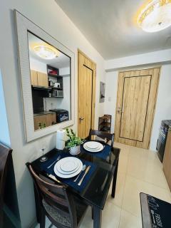 Cozy Studio Unit Beside Abreeza Mall with PARKING - Davao City - 2