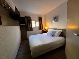 Contact Hôtel Marseille Aubagne - La Penne-sur-Huveaune - 9