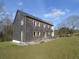 Villa in Freyneux with BBQ & Countryside Views - Freineux - 5