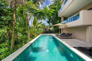 4BR Villa in Canggu with Temple and River Views - Canggu - 0