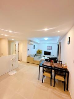 HHomes - 2 Bedroom River View & Pool GYM BBQ at Masteri Thao Dien - 0