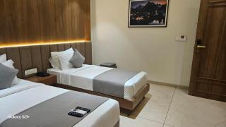 Madhvi Hotel now SUNDHA HOTEL - Pālanpur - 5