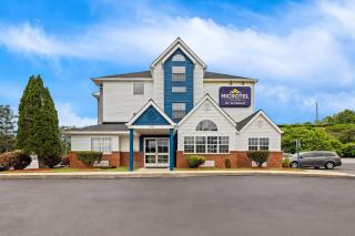 Microtel Inn & Suites by Wyndham Norcross - 9