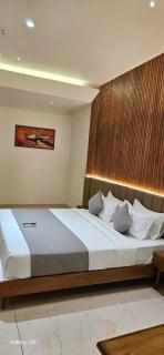 Madhvi Hotel now SUNDHA HOTEL - Pālanpur - 2