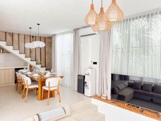 Burgundy - Twin Villa in Berawa Canggu - 5